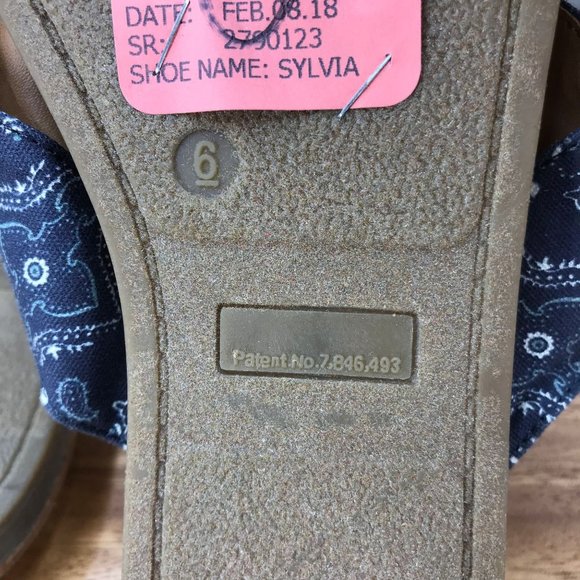 Maurices Blue Pattern Slides Slip On Flat Sandals Womens Size 6 - Picture 6 of 7